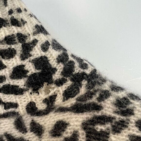 Vintage 70s / 80s Embellished Polar Bear Rhinestone Leopard Print Sweater M - Picture 9 of 12